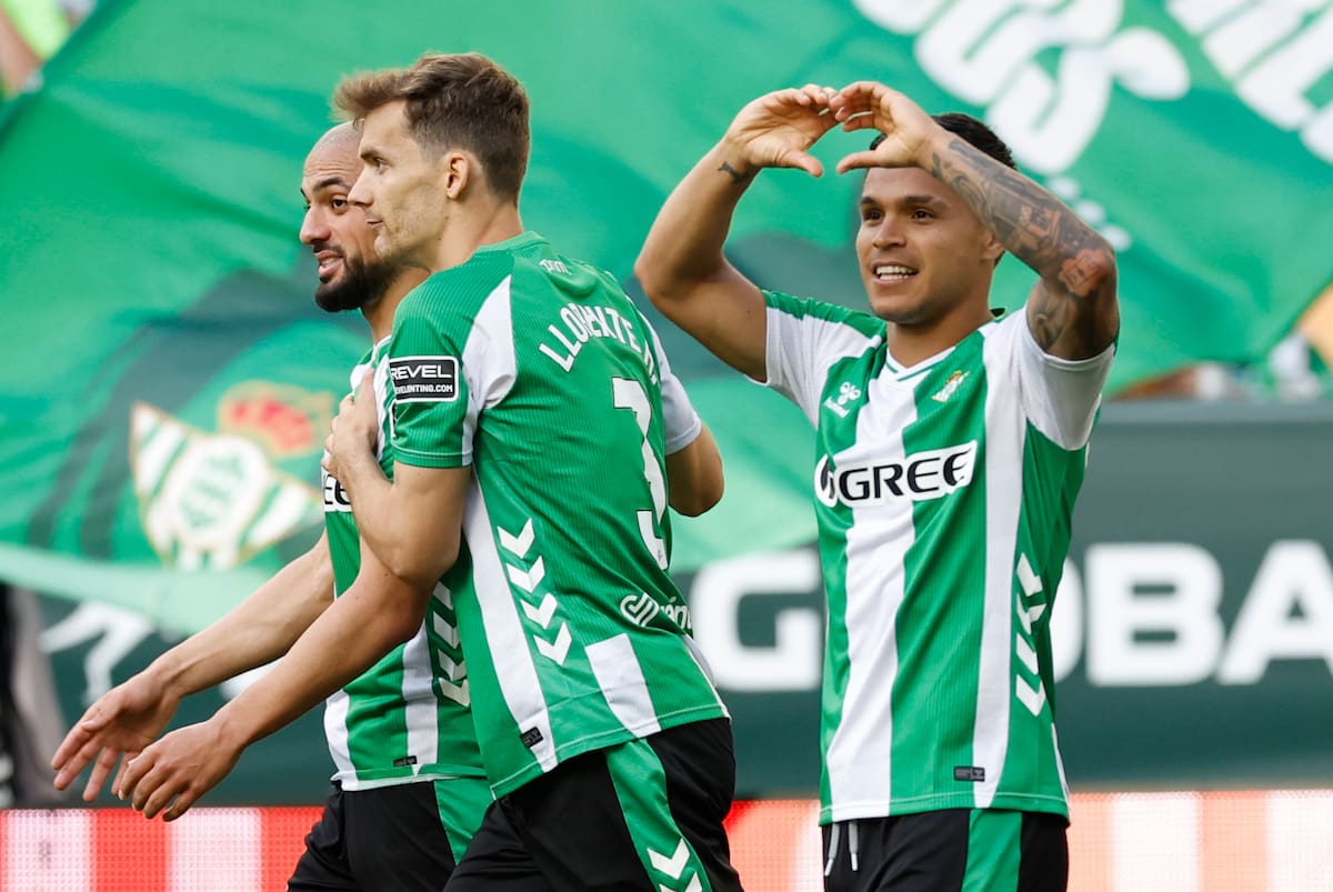 Juan Camilo 'Cucho' Hernández fue figura de Real Betis en la victoria por LaLiga. //Foto, EFE: Julio Muñoz