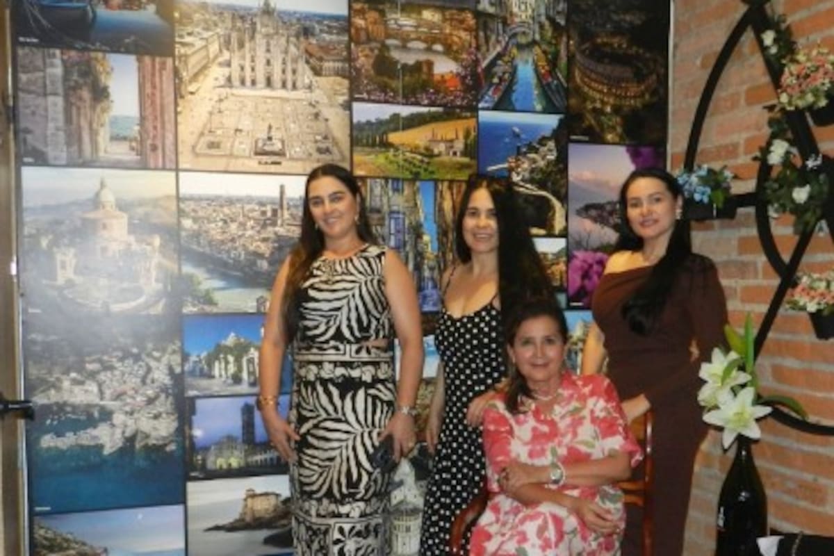 Ana Milena Aristizábal, Maritzabel Castro (agasajada), Diana Romero y Claudia Chanagá. Suministrada / VANGUARDIA