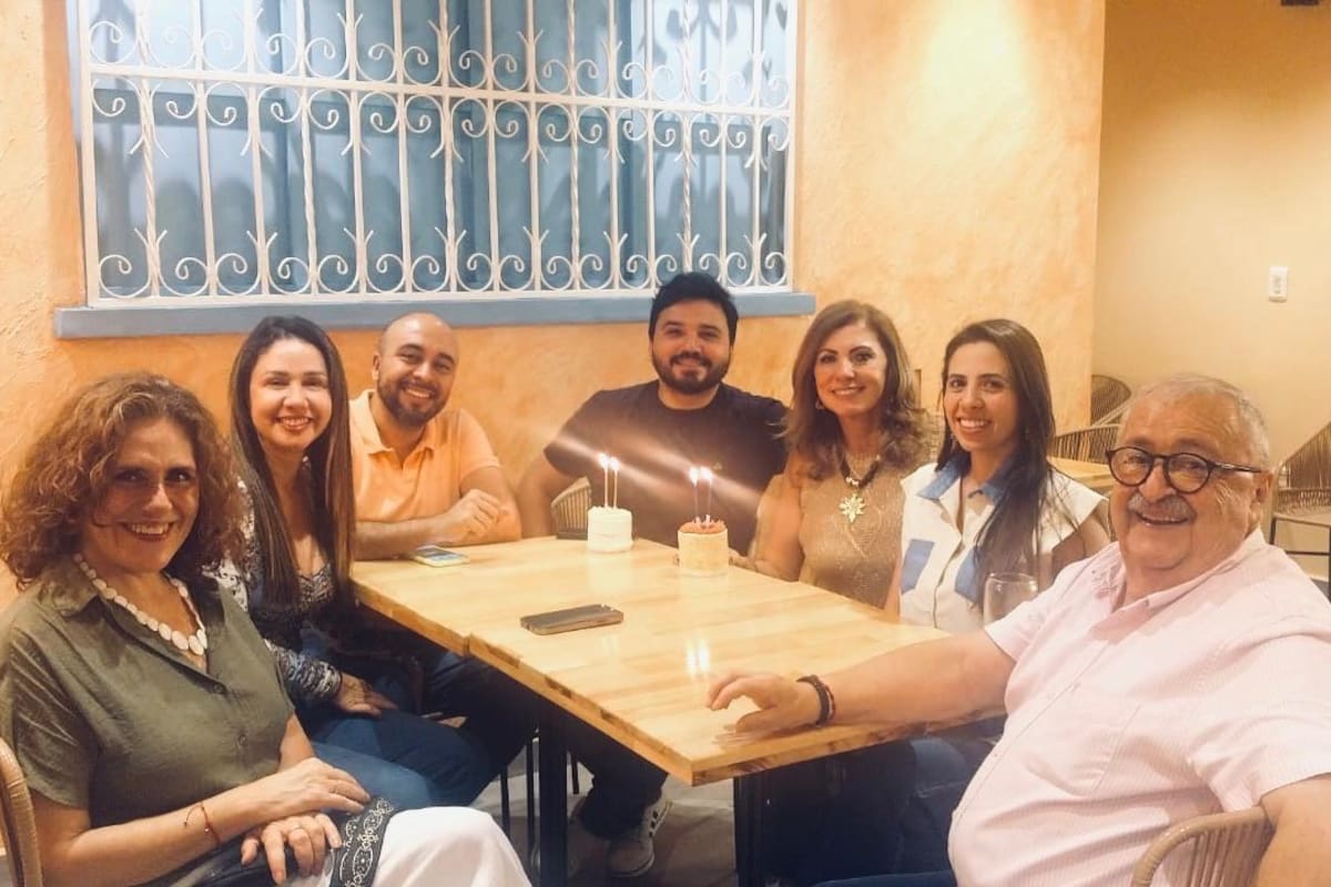Vicky Guió, Sandra Mazuera, Felipe Ramírez, Leonardo Silva, Yolanda Pereira, Andrea Moreno y Fernando Ramírez. Suministrada / VANGUARDIA