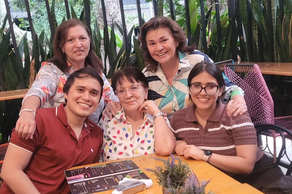 Juan Sebastián Quintero, María Cristina Ardila, Rommy Ardila, Vicky Ardila y María Cristina Quintero. (Foto suministrada / VANGUARDIA)