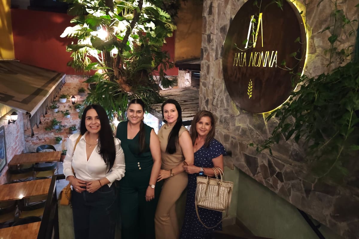 Claudia Chanagá, Ana Milena Aristizábal (agasajada), Diana Romero y Maritzabel Castro. Suministrada / VANGUARDIA