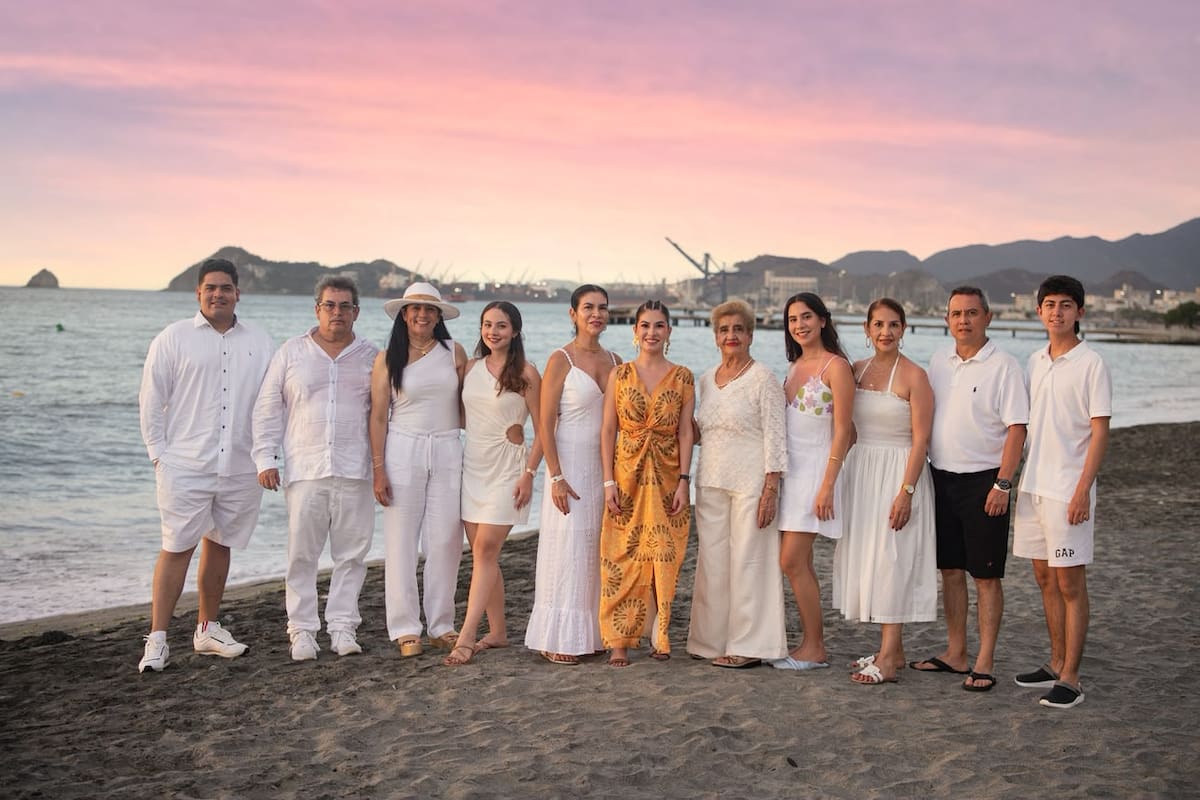 Sebastián Reyes, Manuel Reyes, Adriana Bárcenas, Catalina Mariño, Mercedes Reyes, Diana Carolina Reyes (agasajada), Rosa María Camacho, Isabella Lecompte, Ángela Reyes, César Mariño y Santiago Mariño. Suministrada / VANGUARDIA
