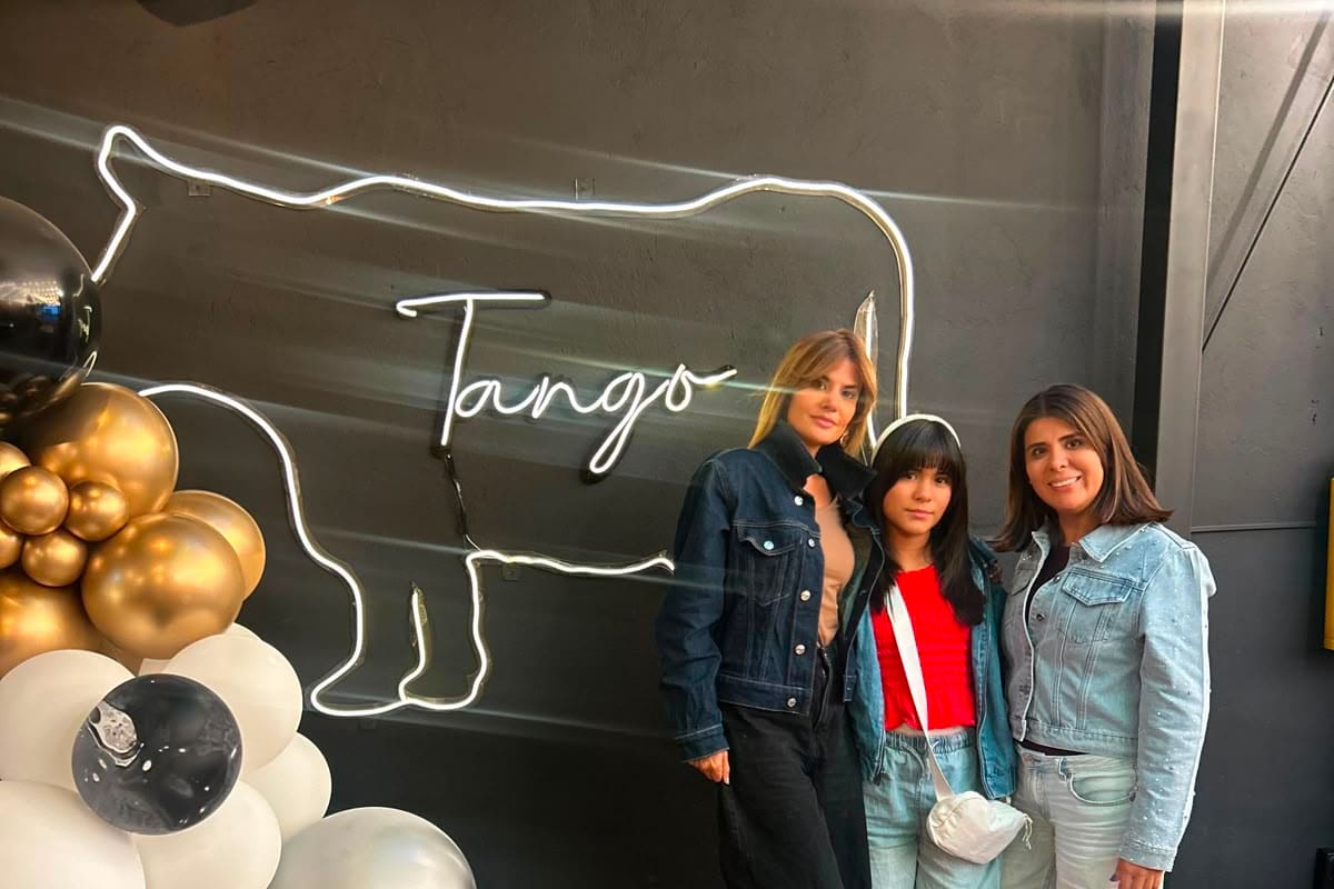 Cynthia Pineda, Martina Fonseca (agasajada) y Katherine Pineda. Suministrada / VANGUARDIA