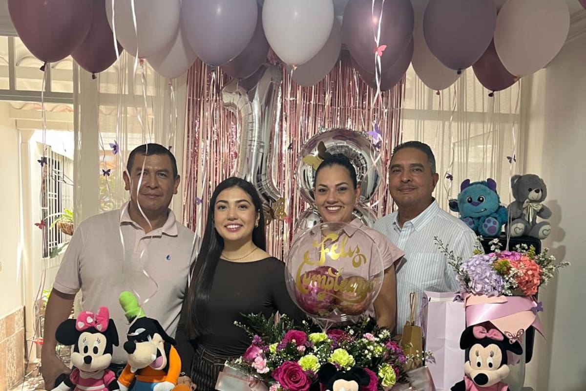 Rubén Darío Gómez Acosta, Valentina Gómez Suárez, Eliana Ximena Suárez Díaz y Carmelo De León. Suministrada / VANGUARDIA