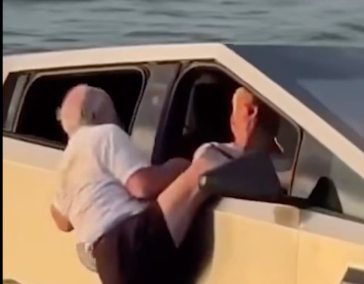 Un hombre terminó arrestado en Texas luego de hundir deliberadamente su Tesla Cybertruck en el lago Grapevine mientras intentaba probar el famoso “Modo Wade”.
