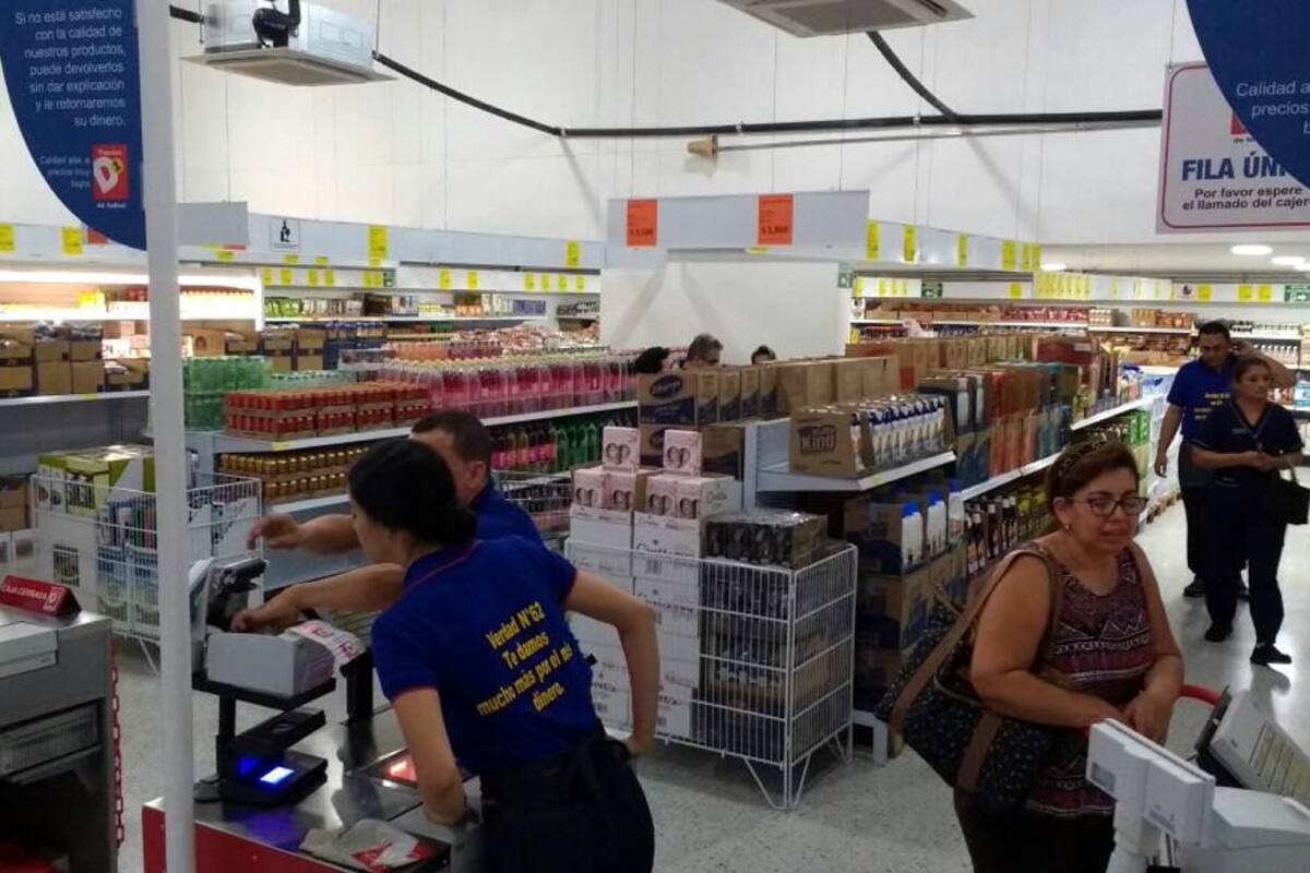 La cadena de supermercado garantiza la calidad de sus productos a través de continuos análisis y mantiene un surtido limitado de la canasta familiar. (Foto: Suministrada D1/ VANGUARDIA LIBERAL)