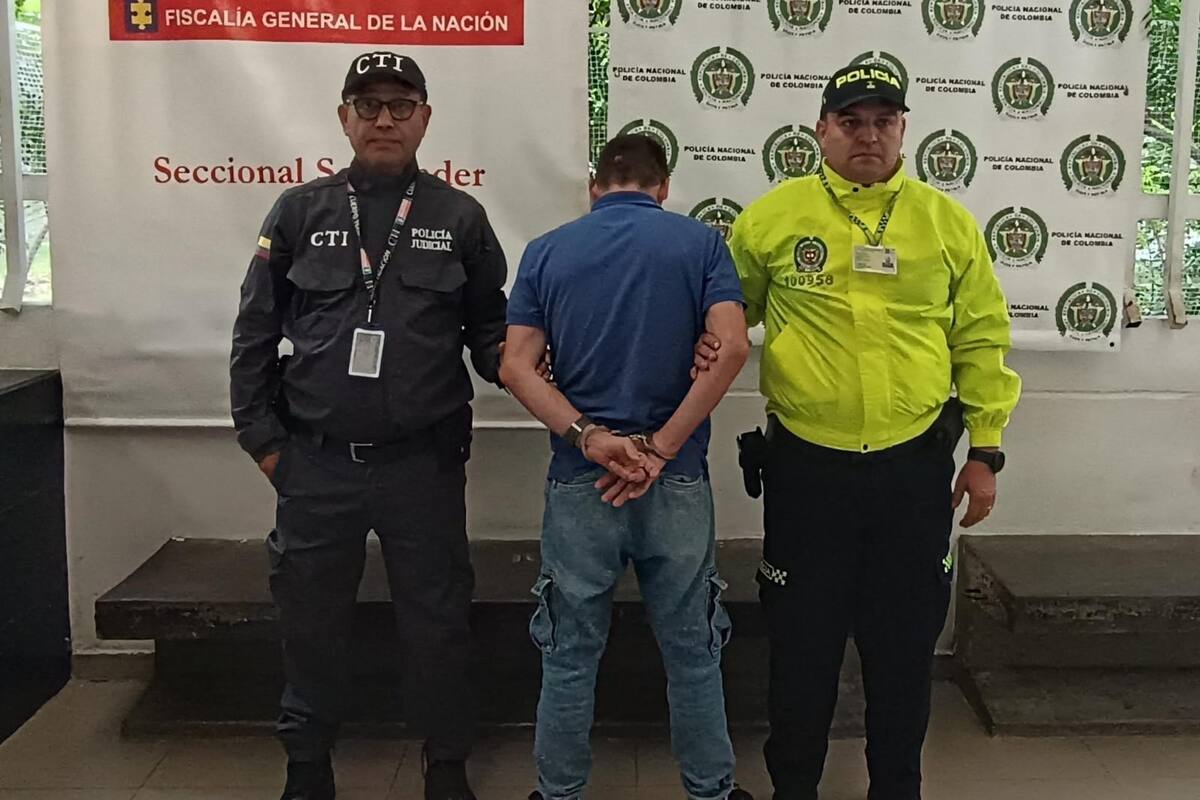 Daniel Alexis Vera Merchán, de 33 años, fue capturado en Bucaramanga por el delito de violencia intrafamiliar agravada.