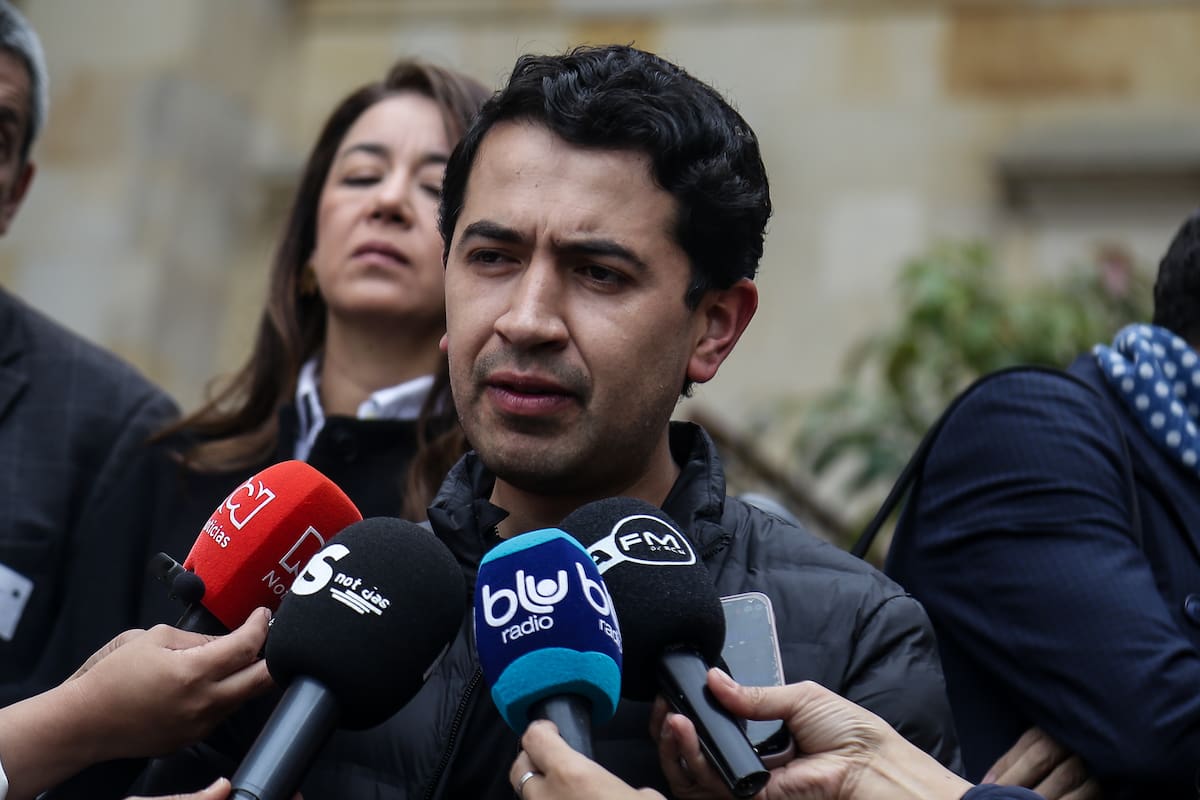 Daniel Briceño alerta por seguro obligatorio ligado a la licencia. // Foto: Colprensa - Catalina Olaya.