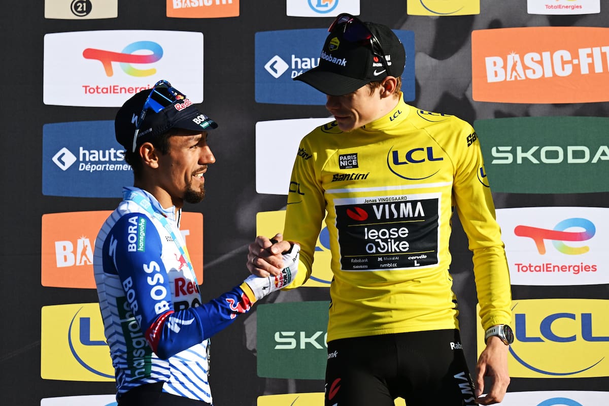 Daniel Martínez resiste caída y hace historia: subcampeón de la París-Niza 2026 tras feroz batalla con Vingegaard. Foto: @RBH_ProCycling