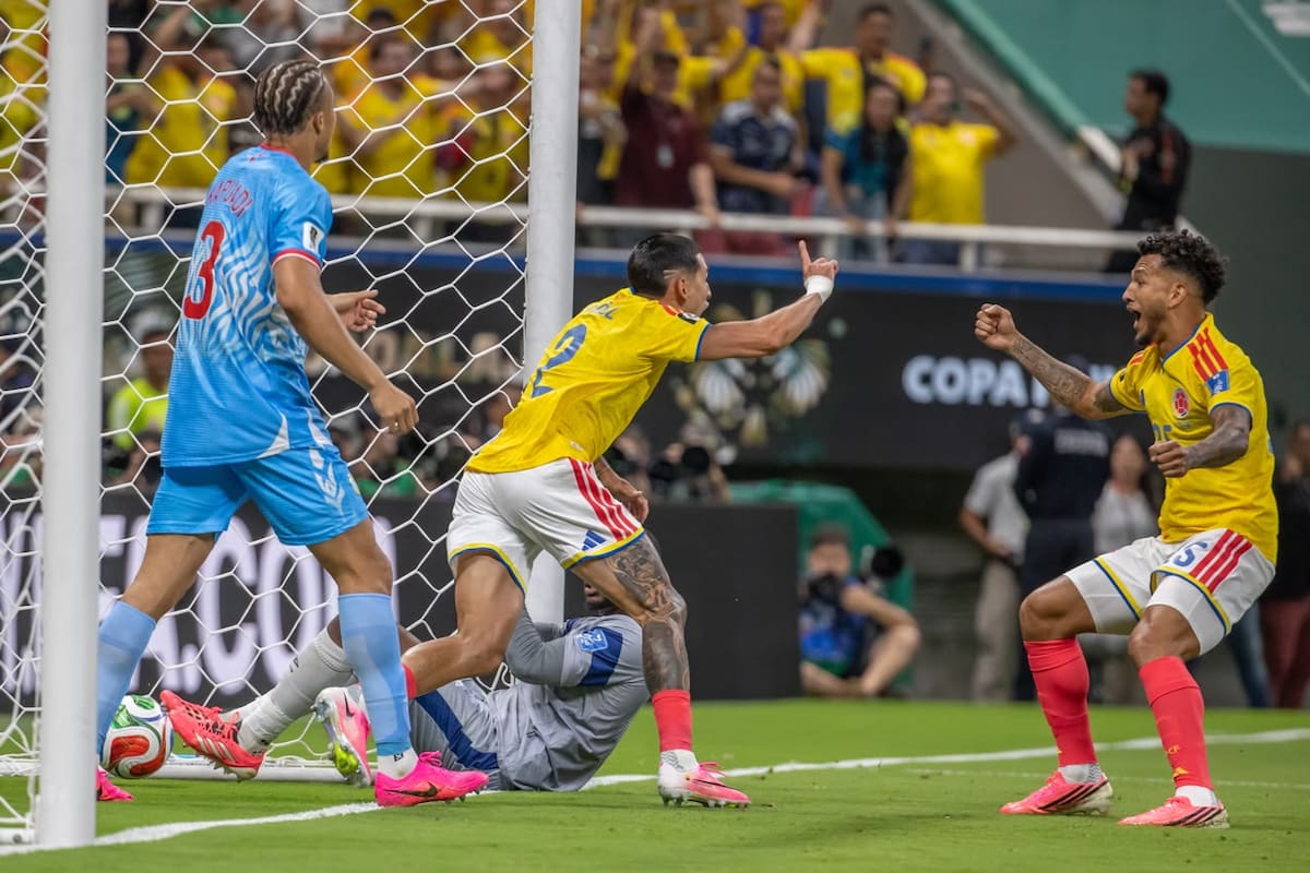 Daniel Muñoz celebra el tanto con el que Colombia venció 1-0 a República Democrática del Congo, este martes en el Estadio Akron de Guadalajara. Foto: Colprensa