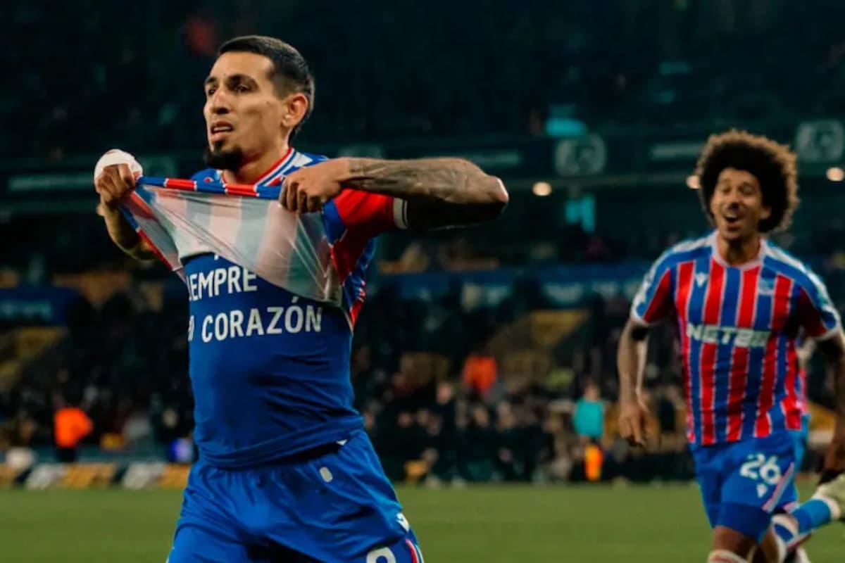 El colombiano, tras perderse los partidos con la Selección por su momento de duelo, reapareció con gol en Inglaterra. "Por siempre en mi corazón", decía su camiseta. /FOTO: Crystal Palace