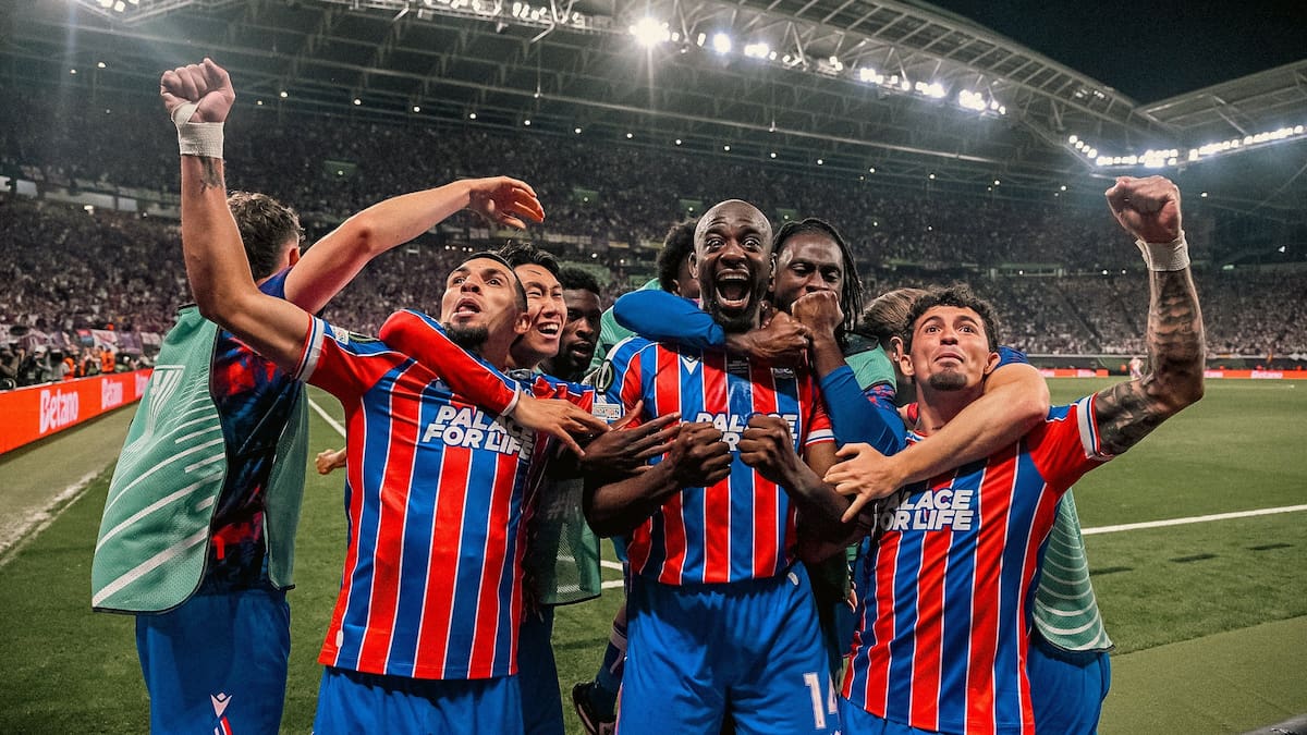 Daniel Muñoz y Jefferson Lerma, campeones: Crystal Palace hizo historia y conquistó la Conference League. Foto: Crystal Palace