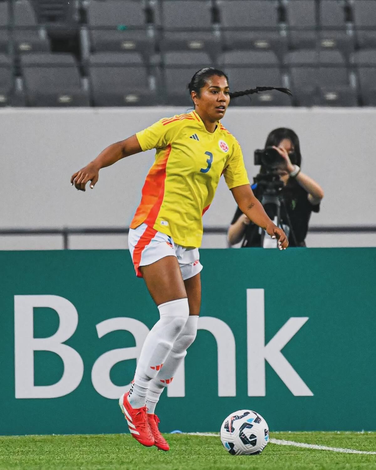 Daniela Arias es la cuota de Santander en la selección Colombia femenina de mayores. Foto: Efe.