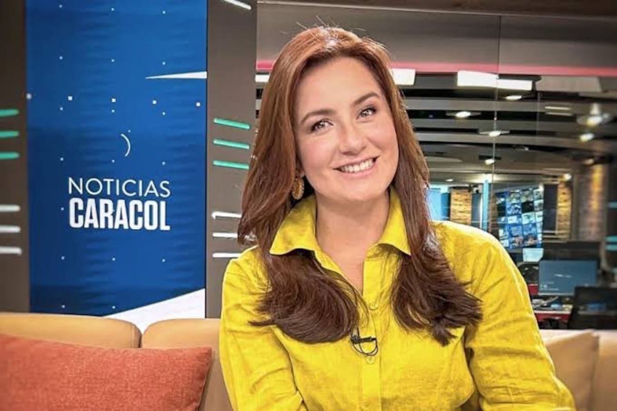 Daniela Pachón se despidió de Noticias Caracol tras casi 11 años como periodista, reportera y presentadora. La comunicadora protagonizó un emotivo momento durante la primera emisión del noticiero y agradeció a sus compañeros y televidentes por acompañarla durante esta etapa.