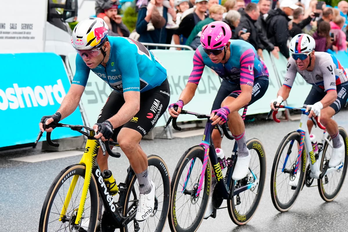 Vejle (Denmark), 31/07/2026.- Belgian cyclist Wout Van Aert (L) of Team Visma I Lease a Bike leads the Stage 3 of the Danmark Rundt cycling tour over 207.3km from Fredericia to Vejle, Denmark, 31 July 2026. (Ciclismo, Dinamarca) EFE/EPA/Henning Bagger DENMARK OUT