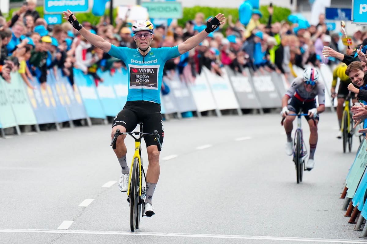 Vejle (Denmark), 31/07/2026.- Belgian cyclist Wout Van Aert of Team Visma I Lease a Bike wins Stage 3 of the Danmark Rundt cycling tour over 207.3km from Fredericia to Vejle, Denmark, 31 July 2026. (Ciclismo, Dinamarca) EFE/EPA/Henning Bagger DENMARK OUT