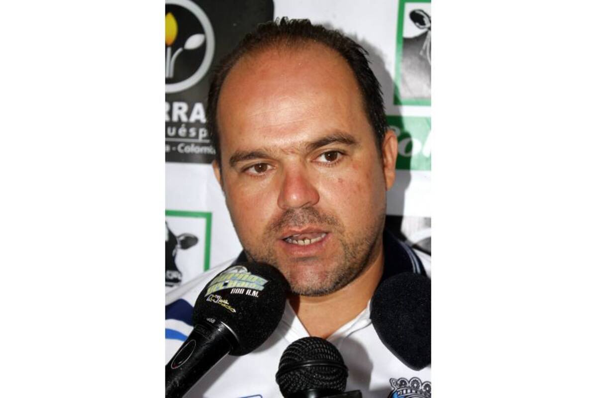 Víctor Hugo González, entrenador del Real Santander, dijo que la clave del triunfo estuvo en la tranquilidad de sus dirigidos. (Foto: Nelson Díaz/VANGUARDIA LIBERAL)