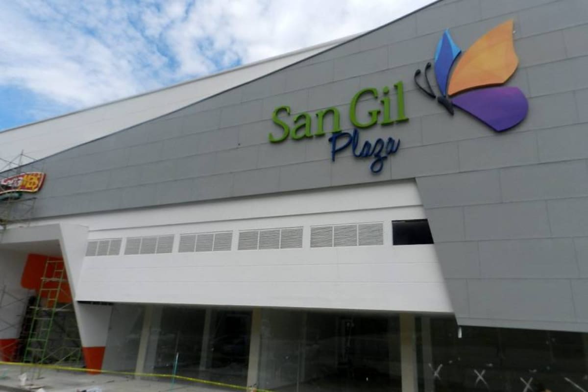 El gran centro comercial se alista para recibir este sábado a los sangileños y turistas que deseen disfrutar de buenas películas y pasar un rato con su familia y amigos. La apertura será hacia las 9:00 de la mañana. (Foto: Nancy Acuña R. / VANGUARDIA LIBERAL)