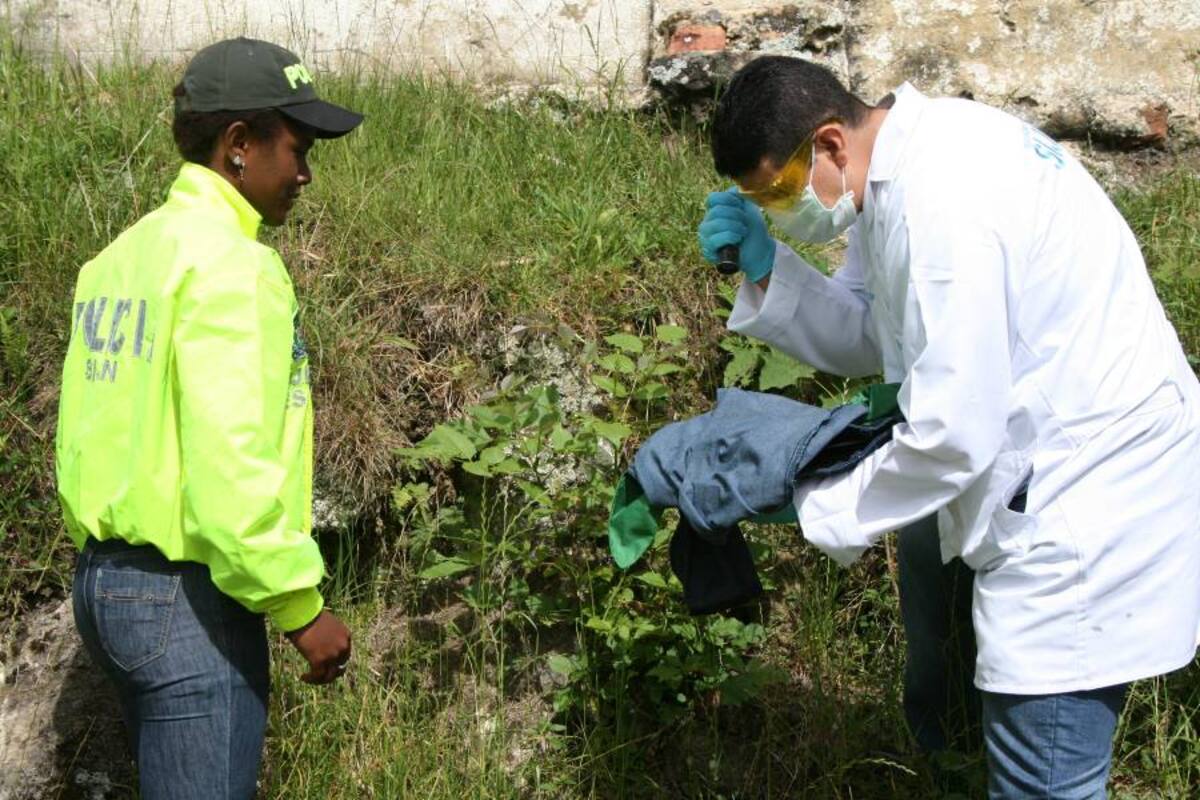 Los investigadores de la Sijín inspeccionaron y analizaron varias prendas de vestir del ahora capturado en busca de rastros de sangre o de otros fluidos. (Foto: Suministrada/VANGUARDIA LIBERAL )