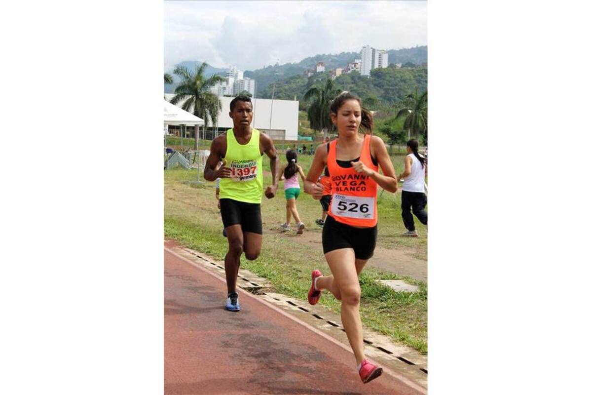 Maryie Andrea Rivera Maldonado es una medalla de oro fija en las pruebas de mediofondo para Santander. No tiene rival en Colombia, al menos en su categoría. (Foto: Suministrada / VANGUARDIA LIBERAL)