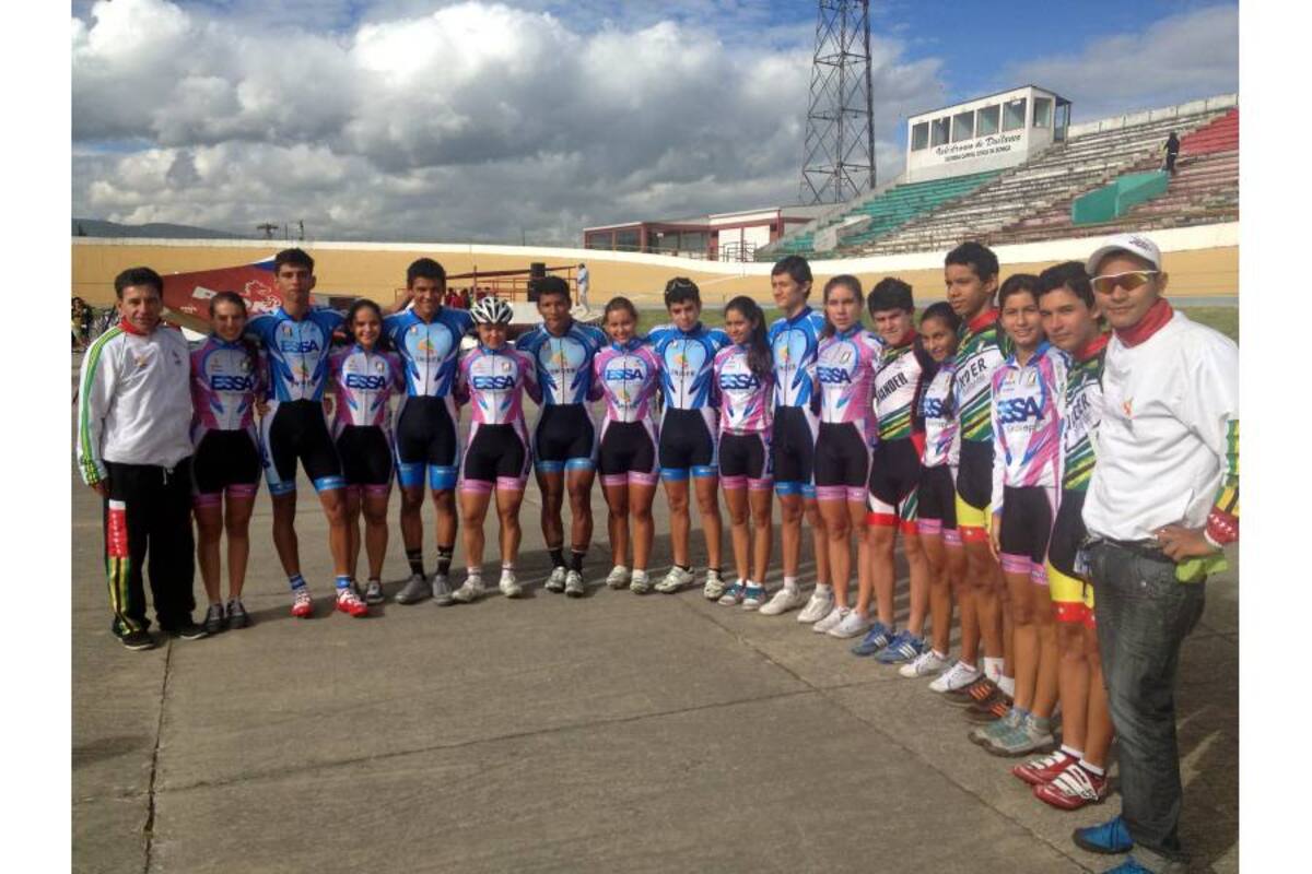 Esta es la delegación que representó a Santander en la II Copa Colombia de Pista, disputada en Duitama, Boyacá. (Foto: Suministrada / VANGUARDIA LIBERAL)