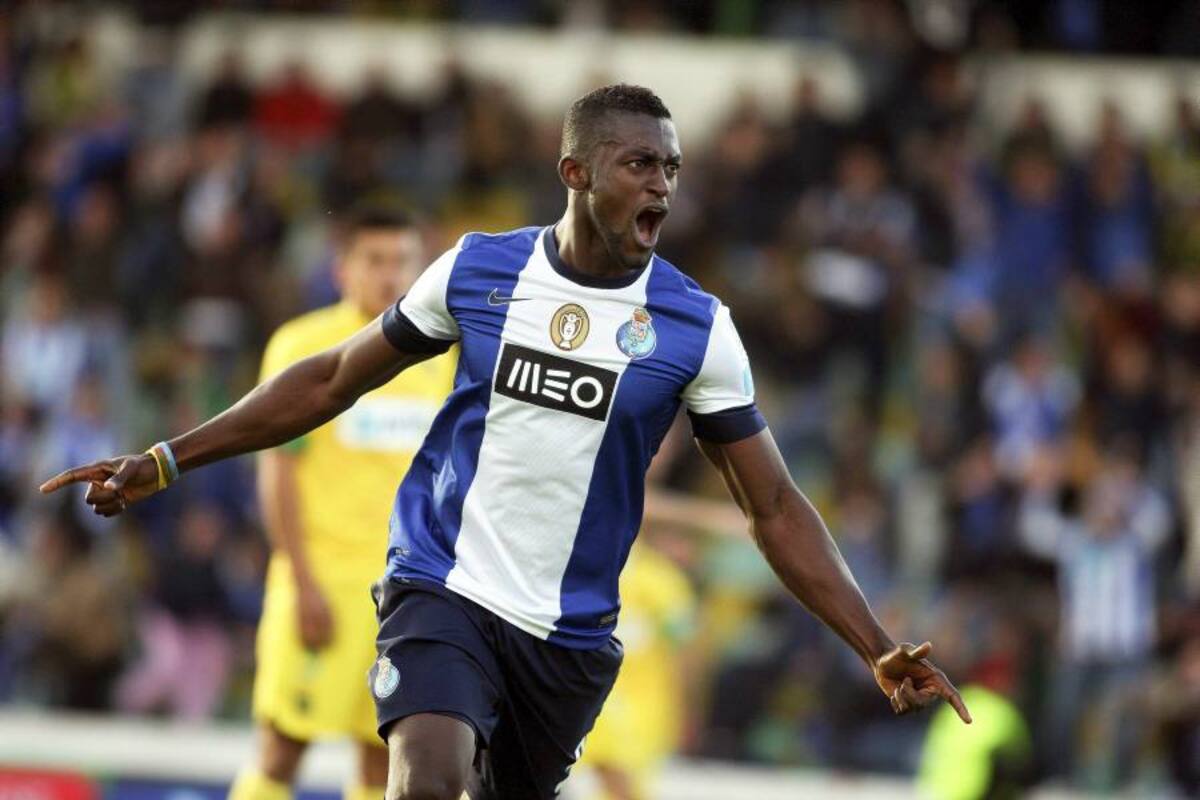 Considerado mejor futbolista del mes en Portugal tres veces (octubre, noviembre y febrero), el colombiano mostró su efectividad puesto que le anotó a 14 de los 15 equipos de la Primera División. (Foto: Archivo / VANGUARDIA LIBERAL)