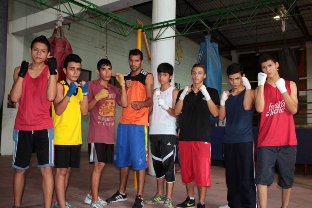 Este es el grupo de santandereanos que combatirán del 8 al 15 de diciembre en el Campeonato Nacional de Boxeo que se realizará en Valledupar. (Foto: Javier Gutiérrez / VANGUARDIA LIBERAL)