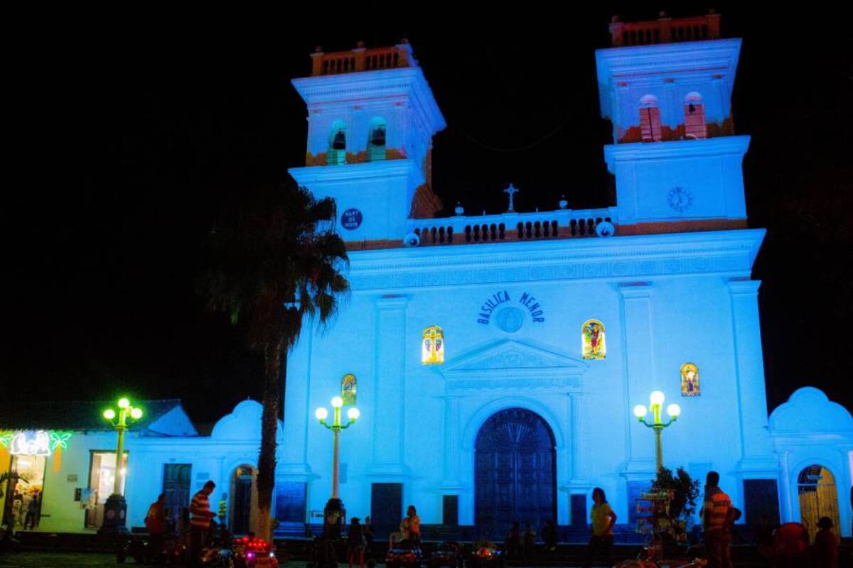 Esta es la imagen que puden apreciar residentes y visitantes de Girón cuando arriban al Parque Principal, donde está ubicada la Basílica Menor San Juan Bautista. (Foto: Suministrada/VANGUARDIA LIBERAL)