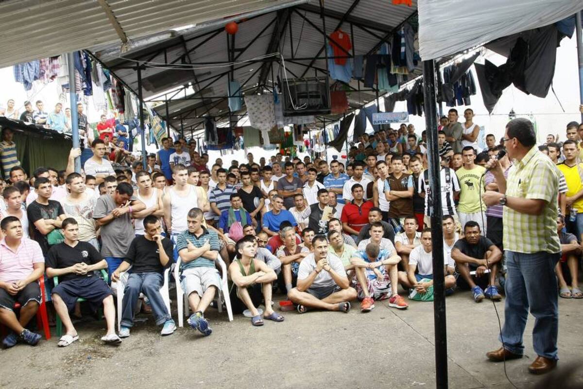 Los internos de la cárcel modelo de Bucaramanga fueron escuchados por los delegados del CSJ (Foto: César Flórez /VANGUARDIA LIBERAL)
