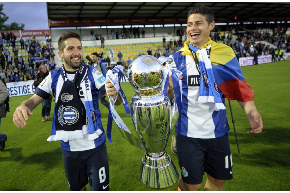 El colombiano James Rodríguez y su compañero portugués Joao Moutinho, serían nuevos jugadores del Mónaco (Foto: Archivo / VANGUARDIA LIBERAL)