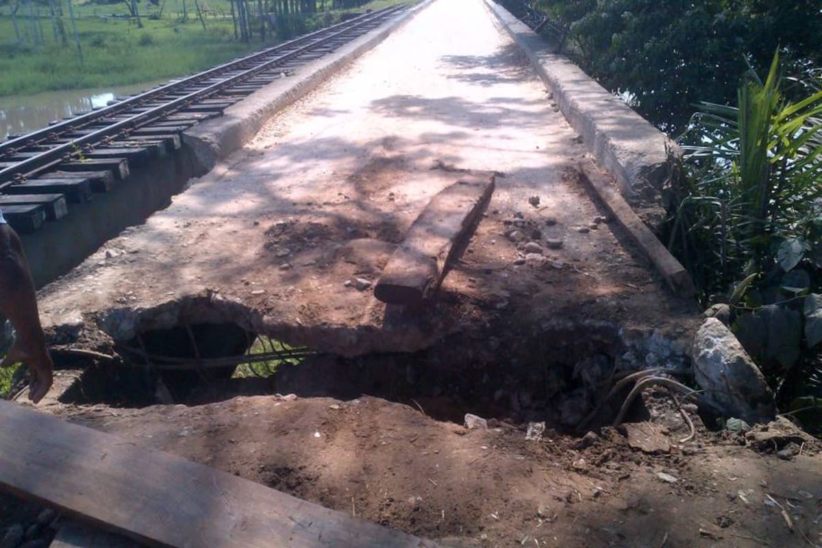 Más de 11.000 habitantes de Puente Sogamoso, corregimiento de Puerto Wilches, utilizan el Puente Jeringa para desplazarse a Barrancabermeja. (Foto: Suministrada/VANGUARDIA LIBERAL)