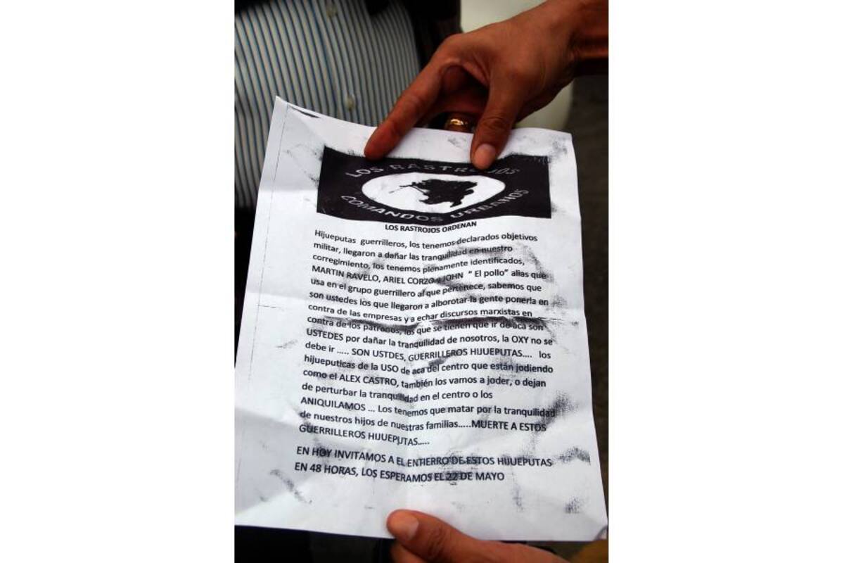 Panfleto con amenazas de muerte recibieron dirigentes de la USO la noche del lunes. (Foto: Edgar Pernett/VANGUARDIA LIBERAL)