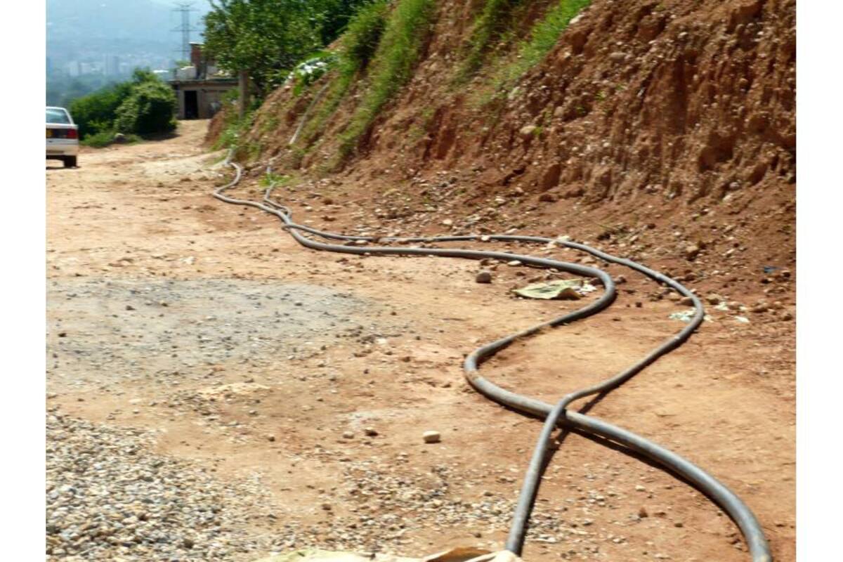 Debido a la falta de acueducto, los habitantes reciben el suministro de agua por medio de una pila pública. (Foto: Liliana Carvajal/VANGUARDIA LIBERAL )