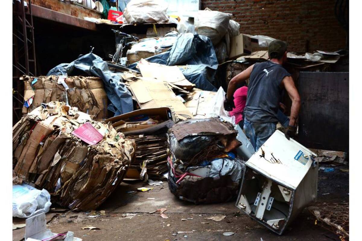 El duro trabajo de los recolectores de inservibles fue homenajeado por las autoridades locales y la comunidad en general, mediante campañas de recuperación y limpieza. (Foto: Archivo / VANGUARDIA LIBERAL)