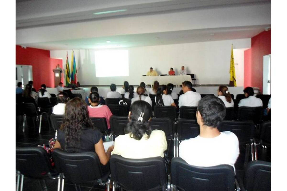 Aspectos del foro sobre biodiversidad efectuado en la CAS con la presencia de jóvenes del Sena. (Foto: Nancy Acuña R. / VANGUARDIA LIBERAL)