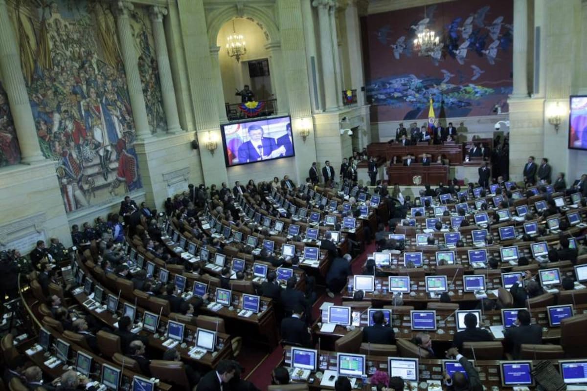 La posibilidad de irse en coalición sería una de las esperanzas de los partidos minoritarios para mantenerse en la palestra política. (Foto: Archivo / VANGUARDIA LIBERAL)