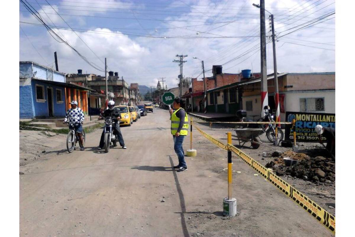 En coordinación con la interventoría, el contratista y la Administración de Moniquirá se suspendieron los trabajos de pavimentación de la calle novena o vía al Centro Vacacional Comfaboy. (Foto: Suministrada/VANGUARDIA LIBERAL )