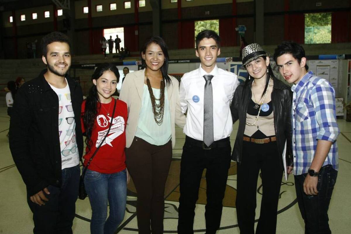 Daniel Gómez, Vianny Devia, Grace Gutiérrez, Carlos Claro, Nancy Stella Vesga y Nicolás Corredor. (Foto: César Flórez León / VANGUARDIA LIBERAL)