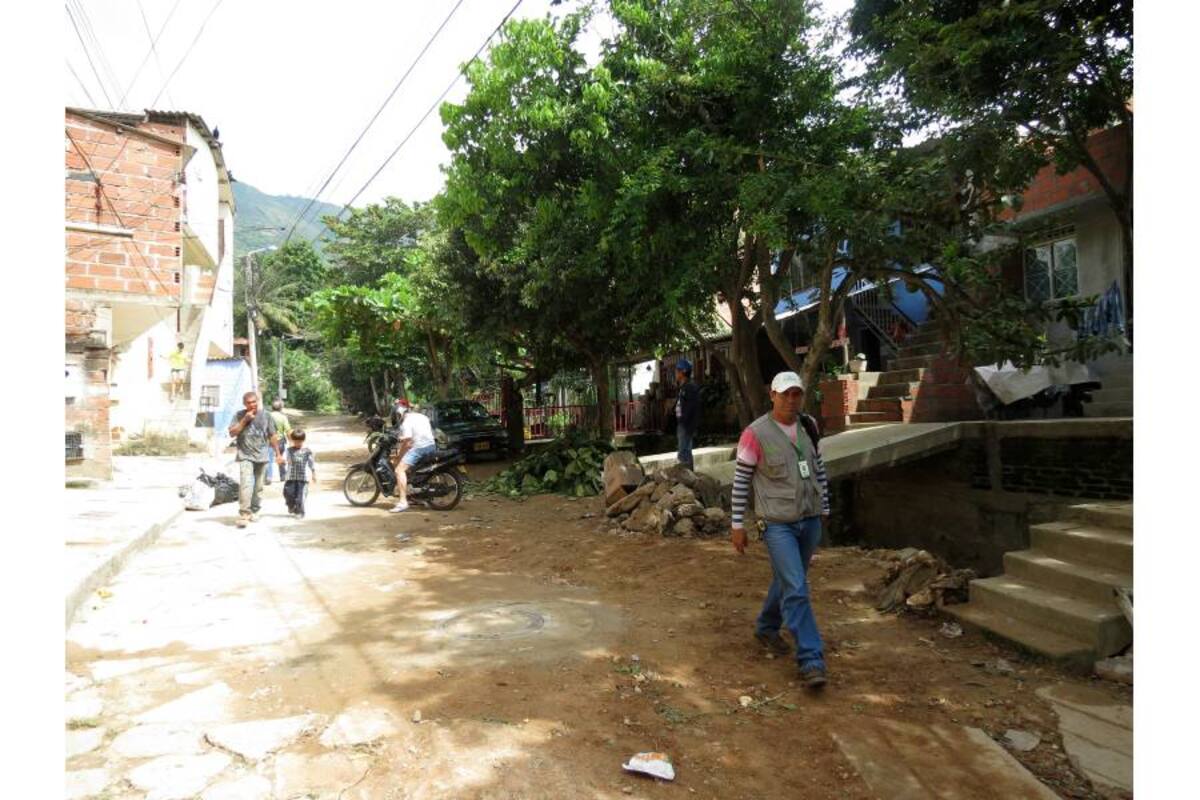 La comunidad del sector de Álvarez se veía obligada a descargar ilegalmente, las aguas en la Quebrada Las Macanas. (Foto: Suministrada/VANGUARDIA LIBERAL)