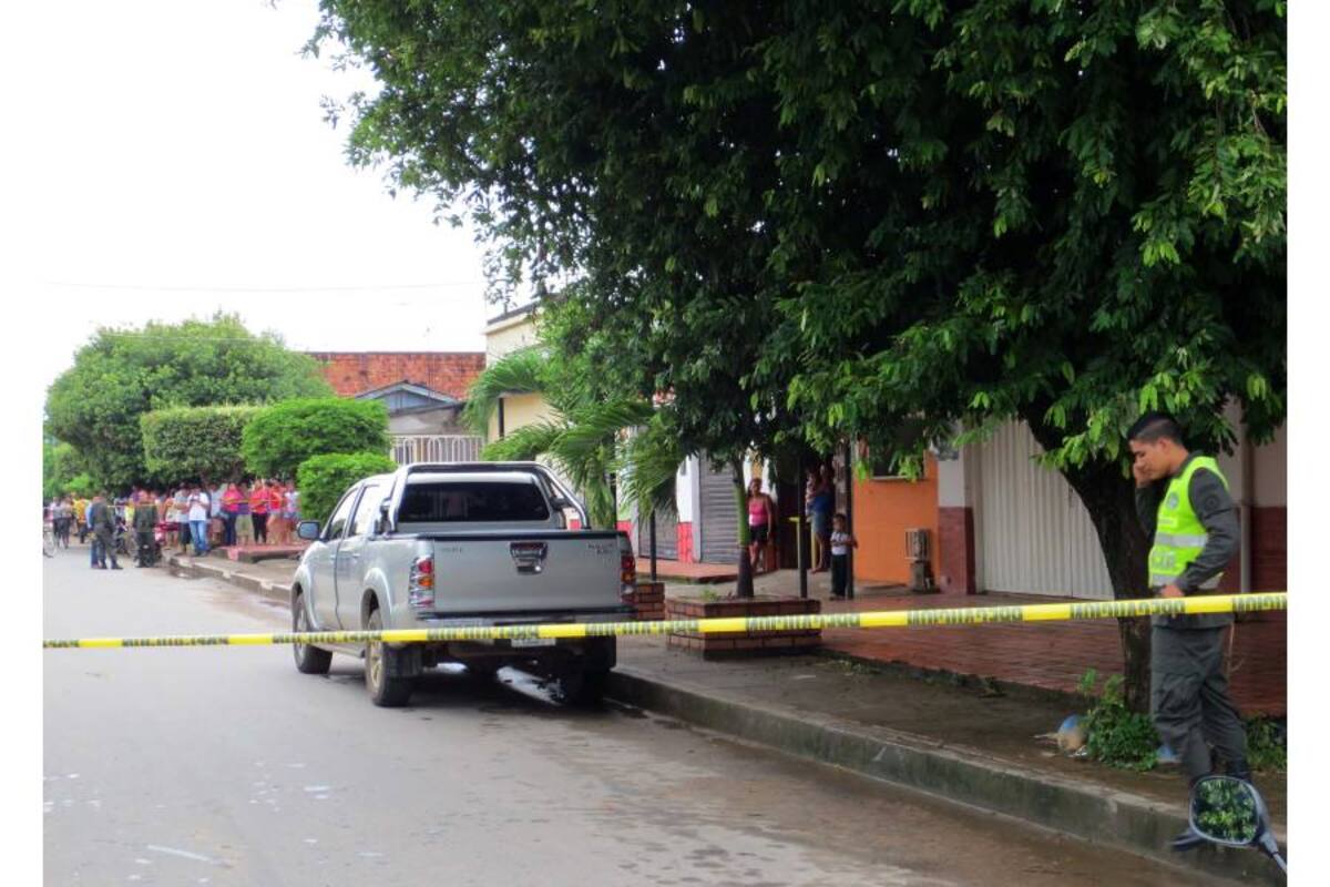 La víctima se movilizaba en su camioneta cuando fue atacada por dos sicarios que huyeron del lugar en una motocicleta. El abogado recibió dos disparos en la cabeza que acabaron con su vida. (Foto: Suministrada/VANGUARDIA LIBERAL )