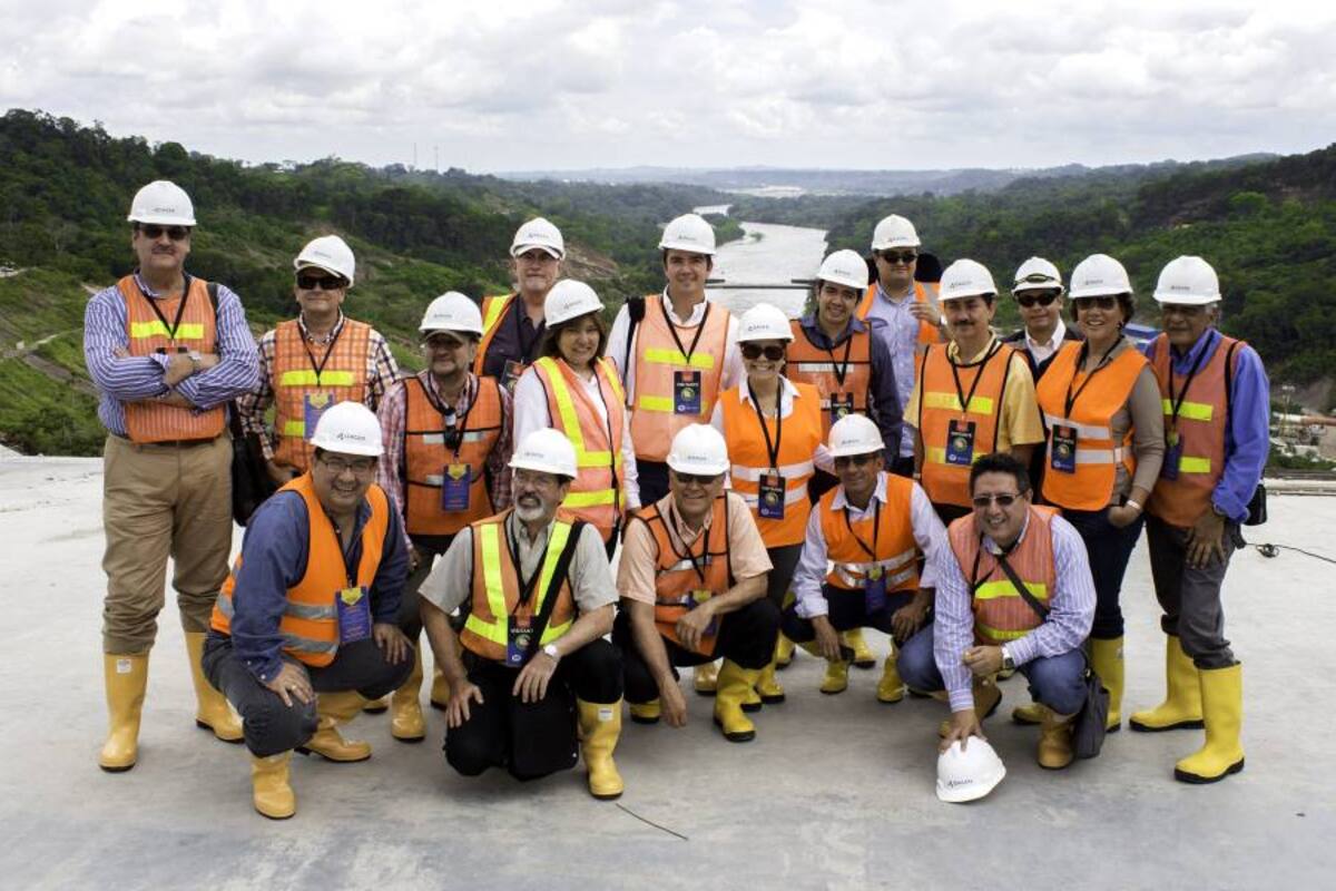 Sergio Acevedo, Pablo Gómez, Hernán Rodríguez, Alfredo Acebedo, Gladys Navas, Juan Camilo Beltrán, Sonia Garcés, Fabián Fontecha, Alonso Castillo, Claudia Lozano, Jairo Herrera, Luis Alfonso Gómez, Félix Jaimes, Isnardo Sandoval y Laercio Bejarano, entre otros. (Foto: Suministrada/ VANGUARDIA LIBERAL)
