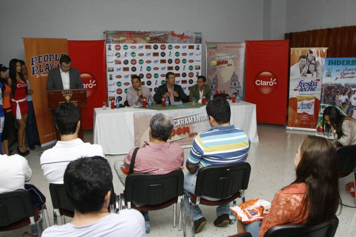 Ayer, en el Hotel La Triada de Bucaramanga, se llevó a cabo el lanzamiento oficial del Bucaramanga Open, que como ya es habitual congregará a varios de los principales tenistas del mundo, quienes mostrarán su talento en las canchas de Polvo de ladrillo del Club Campestre. (Foto: César Flórez / VANGUARDIA LIBERAL)
