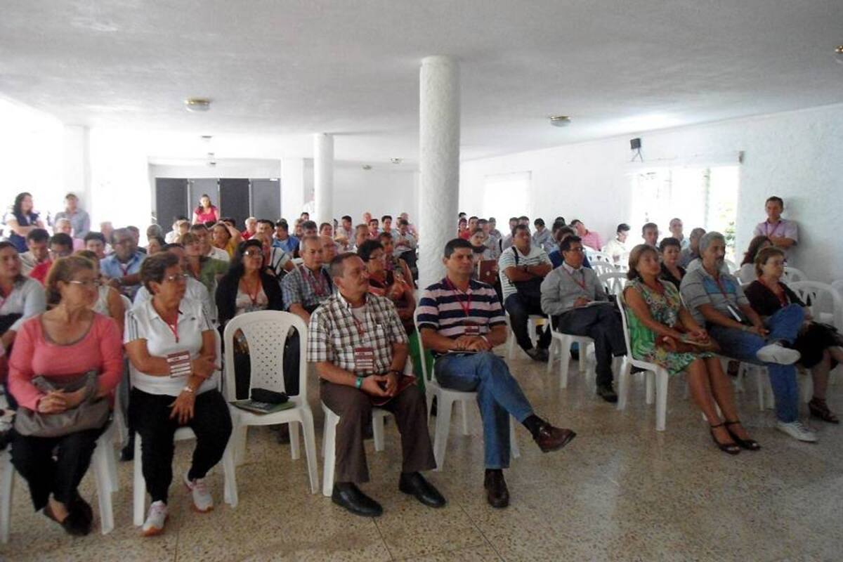 Los dos encuentros se realizan en el Hotel Bella Isla, en San Gil, desde el lunes 27 e irá hasta el viernes 31 de mayo, donde participan rectores y docentes tutores de 73 instituciones educativas del departamento. (Foto: Nancy Acuña R. / VANGUARDIA LIBERAL)