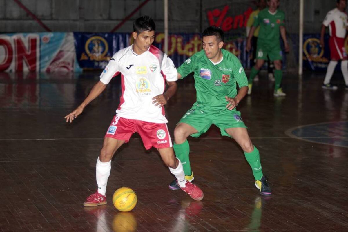 Independiente Santander, que la próxima semana se mide ante Bucaramanga FSC, venció 5-2 al actual campeón, P&Z. (Foto: Javier Gutiérrez / VANGUARDIA LIBERAL)