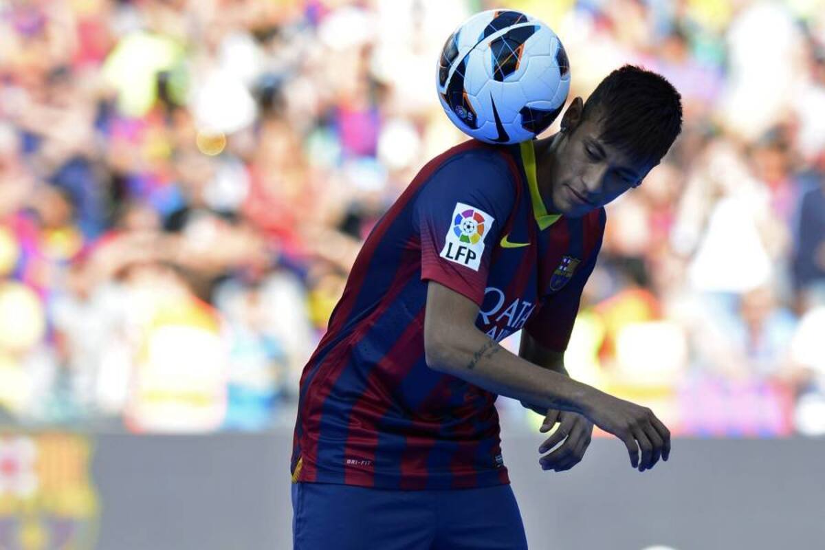 Ayer se hizo la presentación oficial del brasileño Neymar como nuevo jugador del Barcelona. El delantero se unirá a este equipo por cinco años, después de la Copa Confederaciones. (Foto: AFP / VANGUARDIA LIBERAL)