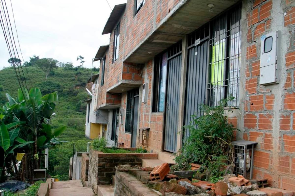 En el barrio Juan Pablo II, en Floridablanca, fue asesinada una mujer de 64 años a quien le hurtaron varias de sus pertenencias. (Foto: Marco Valencia/VANGUARDIA LIBERAL )