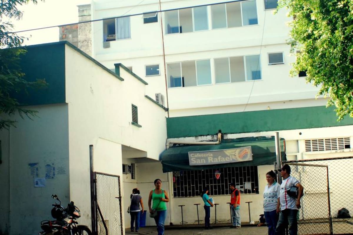 En el Hospital Regional del Magdalena Medio primero inauguran obras ya contratadas y luego la central de urgencias. El recurso no alcanzó y para el primer piso la Gobernación de Santander dijo tener asegurada la plata. (Foto: Archivo/VANGUARDIA LIBERAL)