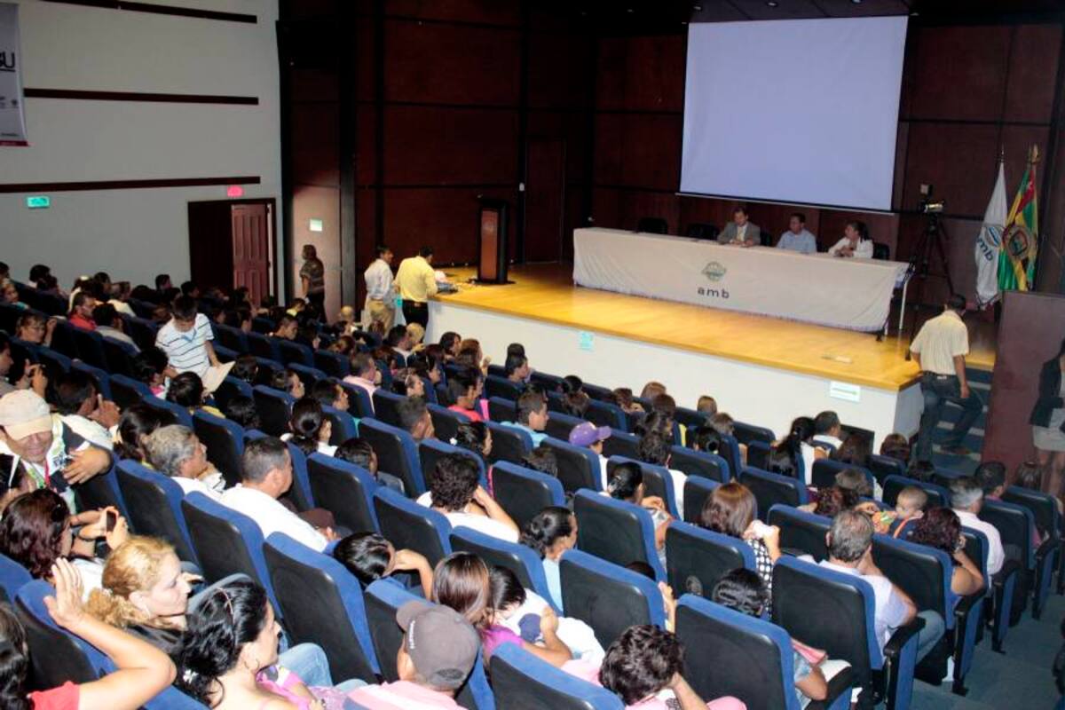 En el Auditorio del Acueducto Metropolitano de Bucaramanga el Imebu socializó los detalles del programa ‘Capital Semilla’, que busca apoyar la creación de microempresas y asociaciones en la capital santandereana. (Foto: Javier Gutiérrez / VANGUARDIA LIBERAL)