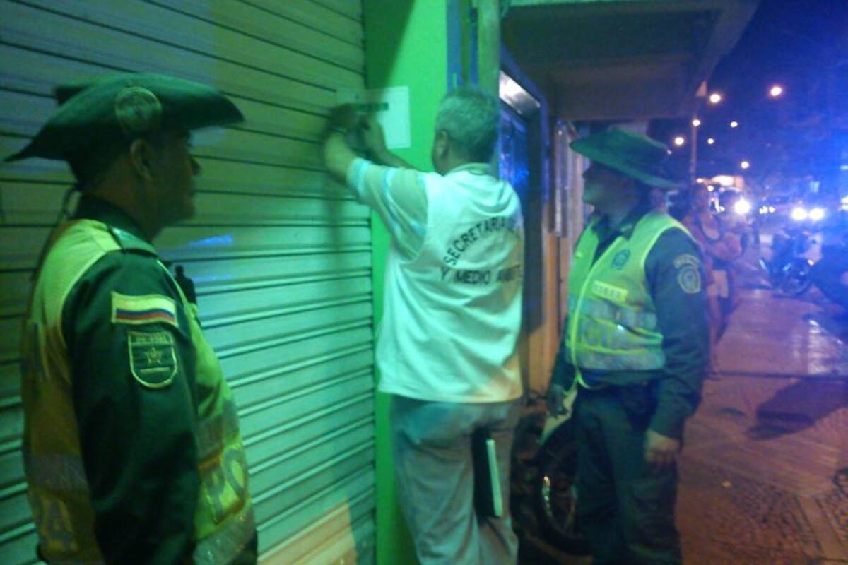 Según una denuncia del concejal Christian Argüello, funcionarios estarían pidiendo dinero a cambio de no sellar establecimientos que no acatan normas. (Foto: Archivo / VANGUARDIA LIBERAL)