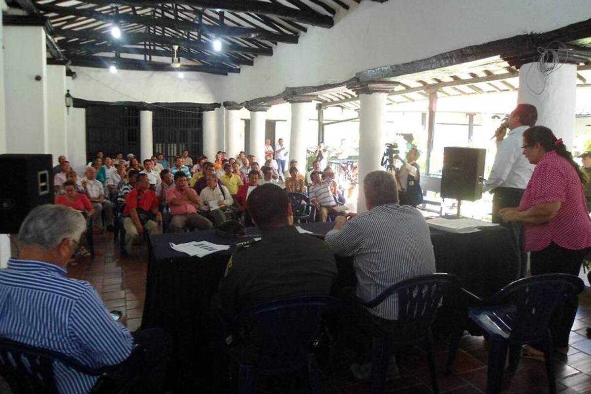 En la segunda Asamblea Ordinaria de Asojuntas se presentó al asesor para las Juntas, quien coordinará con los presidentes y delegados las capacitaciones y la legalización de las juntas faltantes (Foto: Nancy Acuña R. / VANGUARDIA LIBERAL)